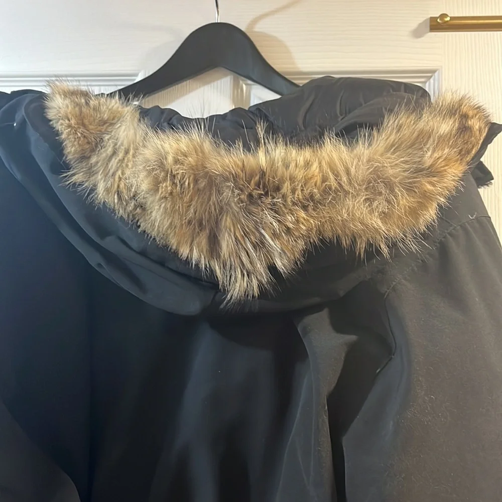 COPY - Canada Goose winter jacket - Picture 7 of 10